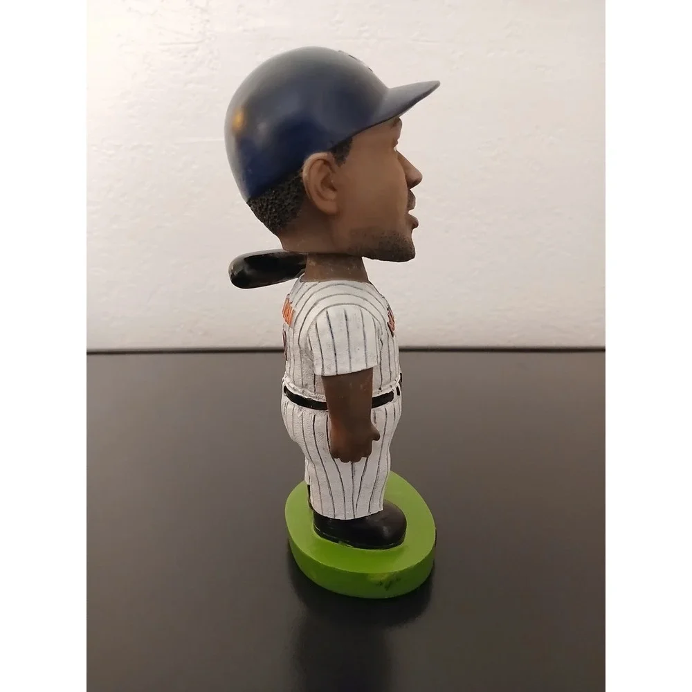 2000 MATT LAWTON Minnesota Twins Bobblehead in Box Stadium‎ #98B5